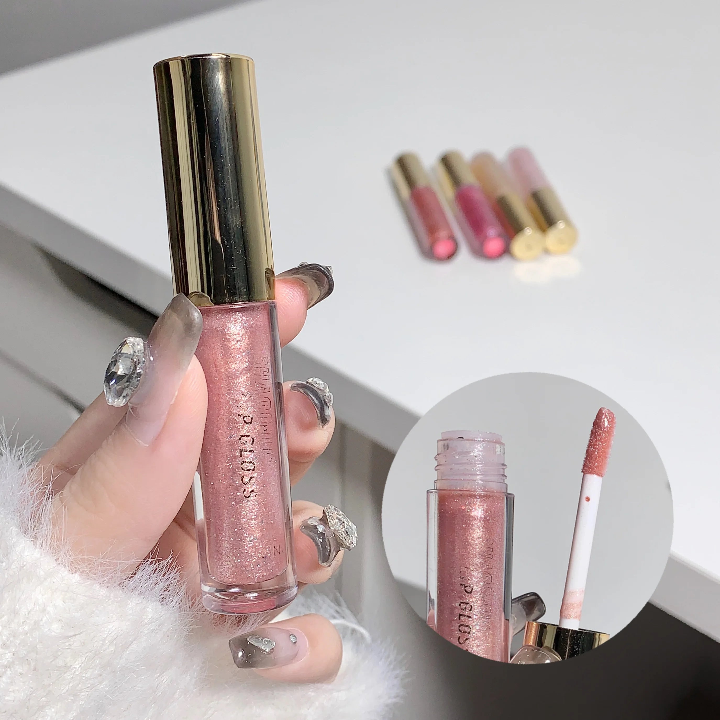 HydraGlow Mirror Lip Gloss — Moisturizing & Pout-Enhancing Shine
